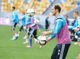Open training of national football team