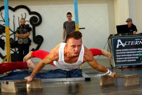 Demonstration performances on Street workout