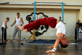 Demonstration performances on Street workout