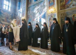 Marina Poroshenko and Bishop Agapit