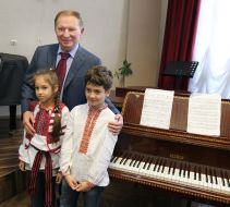 Leonid Kuchma at Music School