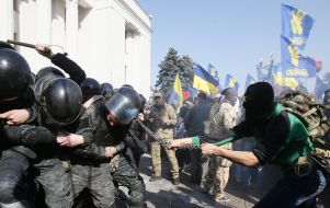 Clashes at Parliament