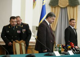 Victor Muzhenko, Stepan Poltorak, Petro Poroshenko and Valery Geletey