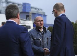 Arseniy Yatsenyuk on "NIBULON"