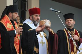 The priests of different faiths have served requiem