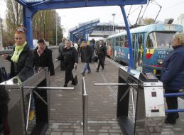 Турникеты на станции "Площадь Победы"