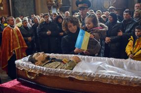 Труна з тілом Віктора Гурняка