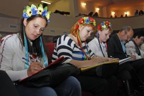 Students and teachers write dictation Ukrainian National Unity