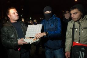 Activists are trying to demolish the monument to Felix Dzerzhinsky