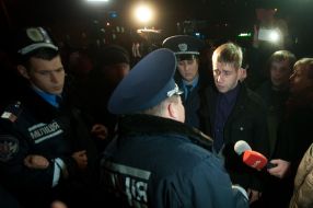 Activists are trying to demolish the monument to Felix Dzerzhinsky