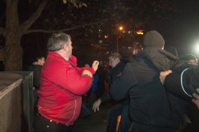 Activists are trying to demolish the monument to Felix Dzerzhinsky