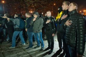 Activists are trying to demolish the monument to Felix Dzerzhinsky