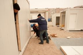 Build modular homes for settlers