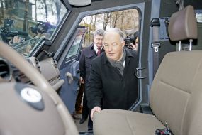 Ertugrul Apakan and Petr Poroshenko