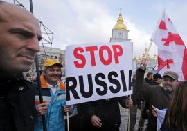 Учасники акції проти окупаційної політики РФ на підтримку Грузії