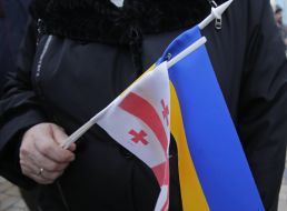 Прапорці України та Грузії 