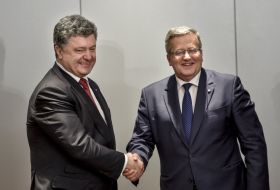 Petro Poroshenko and Bronislaw Komorowski