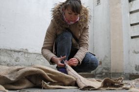 Волонтеры изготавливают «кикиморы» для снайперов