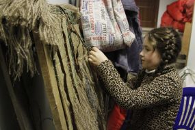 Волонтеры изготавливают «кикиморы» для снайперов