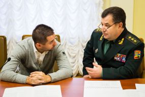 Степан Полторак