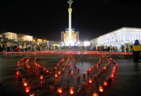Lamp in the form of a trident