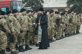 Военнослужащие