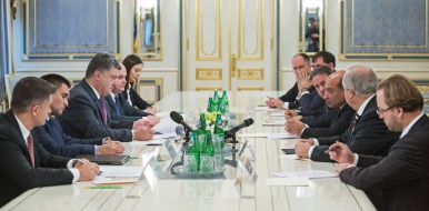 Встреча Петра Порошенко и  Сумы Чакрабарти