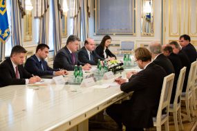 Встреча Петра Порошенко и  Сумы Чакрабарти