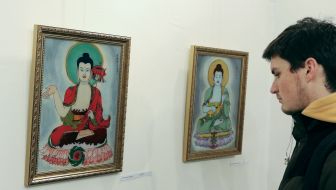 Exhibition of paintings on glass