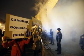 Activists picket Palace of Arts "Ukraine"