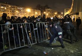 Activists picket Palace of Arts "Ukraine"