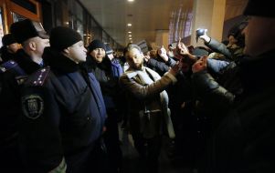 Militia employees near the Palace "Ukraine"