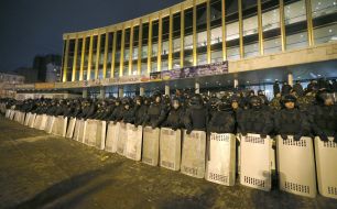 Activists picket Palace of Arts "Ukraine"