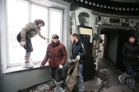 Cleaning in the cinema "Zhovten"