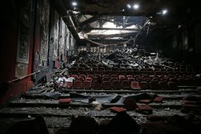 Cleaning in the cinema "Zhovten"