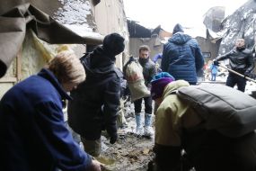 Cleaning in the cinema "Zhovten"