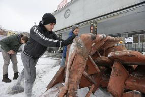 Cleaning in the cinema "Zhovten"