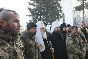 Филарет возле "киборгов"