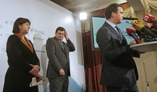 Aivaras Abromavicius, Natalia Yaresko and Alexander Kvitashvili