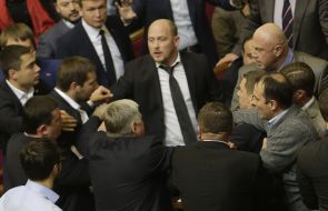 Потасовка между депутатами во время заседания Верховной рады
