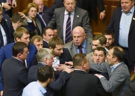 Потасовка между депутатами во время заседания Верховной рады