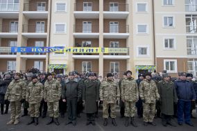 Военнослужащие