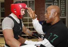 Александр Усик и Джеймс Али Башир