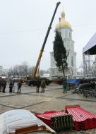 Installation of the main New Year tree