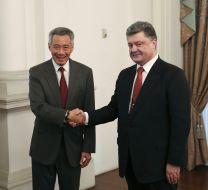 Petr Poroshenko and Lee Hsien Long