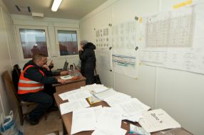 Installation of modular homes for settlers