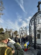 Возложение цветов к мемориальному кургану "Героям Чернобыля"