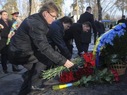 Возложение цветов к мемориальному кургану "Героям Чернобыля"