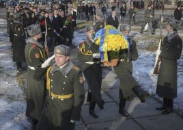 Возложение цветов к мемориальному кургану "Героям Чернобыля"