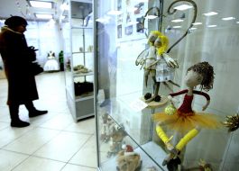 IV holiday Christmas Toys